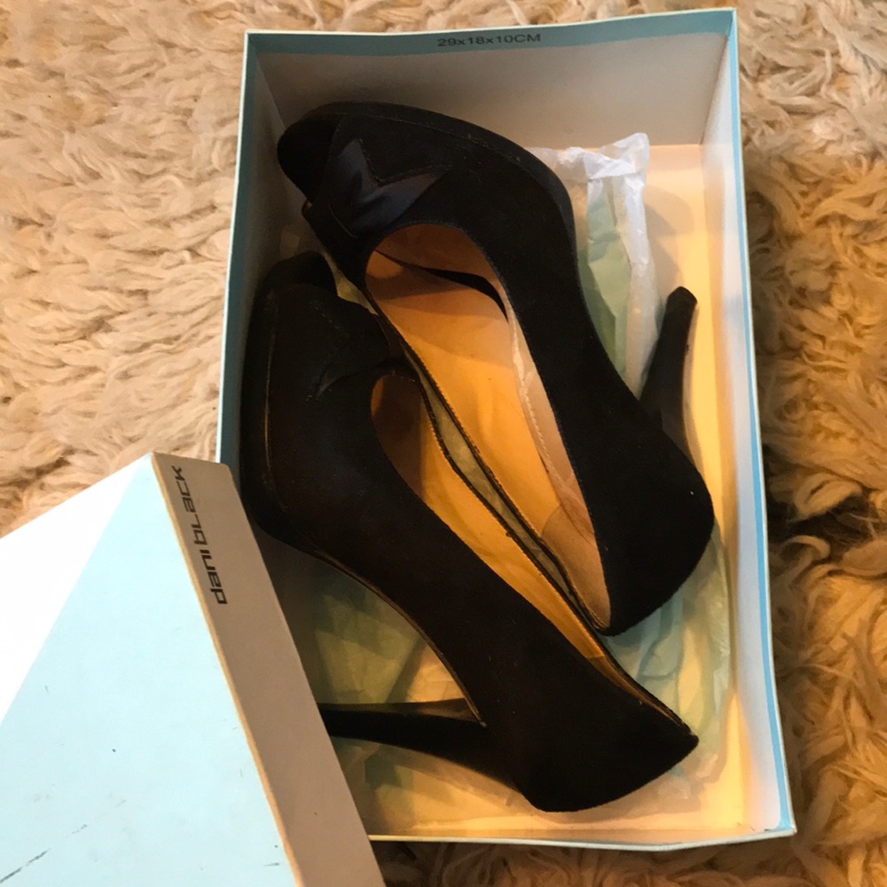 Dani Black genuine suede, classy peep toe pumps